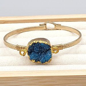 Blue Green Quartz Geode Bangle Bracelet Textured Gold Tone Band Hook Close Sz 6